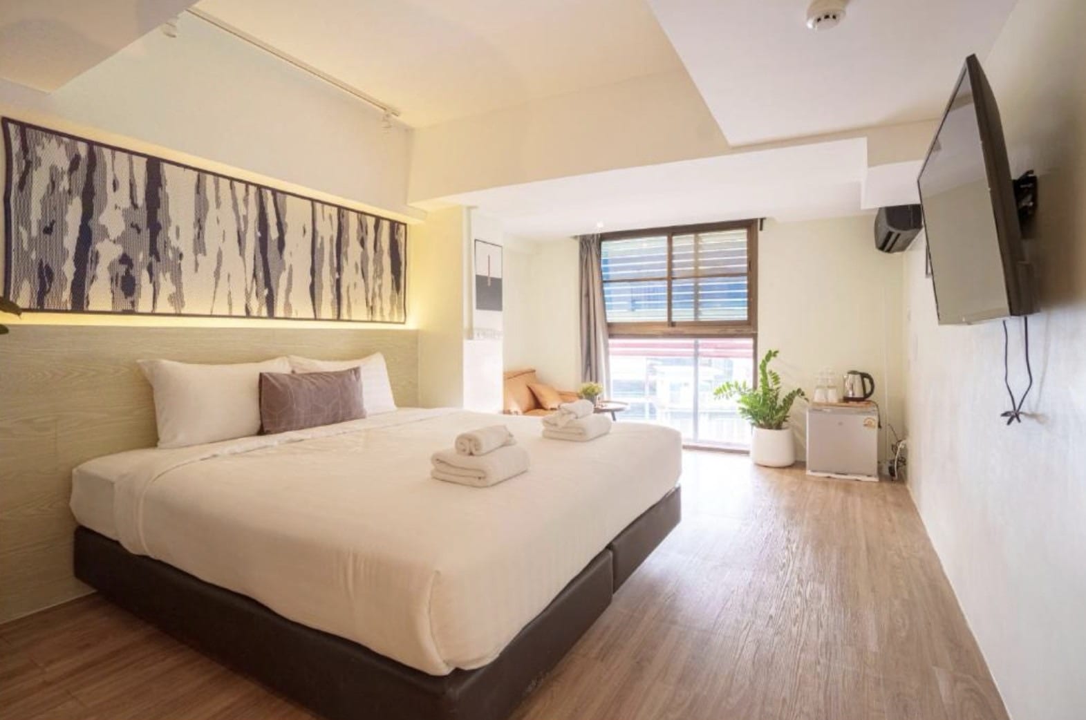 บรรยากาศภายในห้อง Premier - Zayn Hotel พร้อมพงษ์